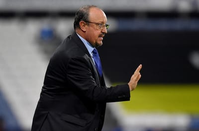 Rafael Benitez ยกย่อง Tom Davies และ Alex Iwobi สำหรับการเล่นผ่านความเจ็บปวด