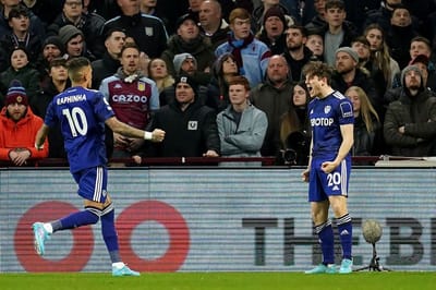 ข่าวลีดส์ ยูไนเต็ด ขณะที่แดน เจมส์ ให้คำมั่นสัญญาหลังแอสตัน วิลล่า รั้ง