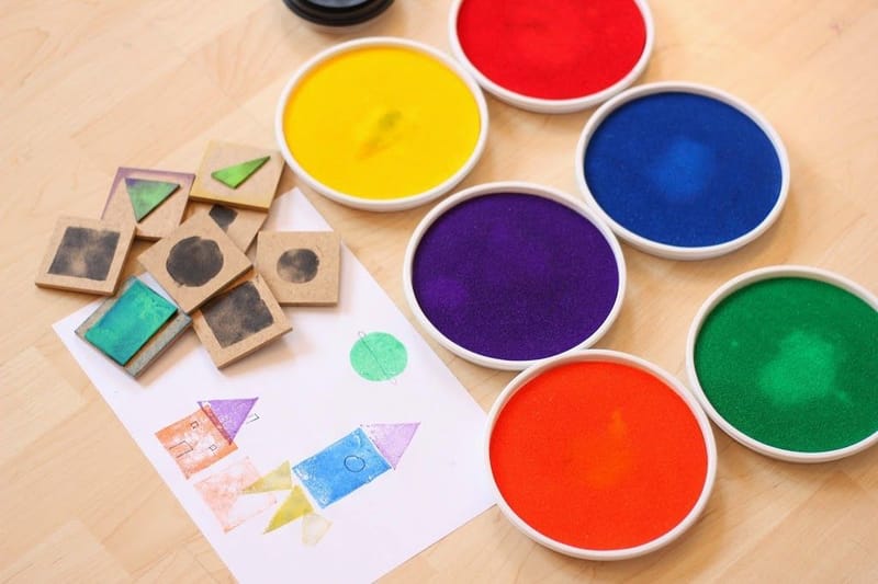 PERIODO 3.(SEMANA 23 Y 24). CUARTO CORTE: TÉCNICAS ARTÍSTICAS: MIS SELLOS DE FOMI  Y MATERIAL RECICLADO