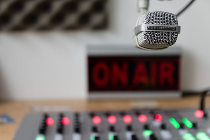 Autenticidade no rádio: o que significa ser real no ar?