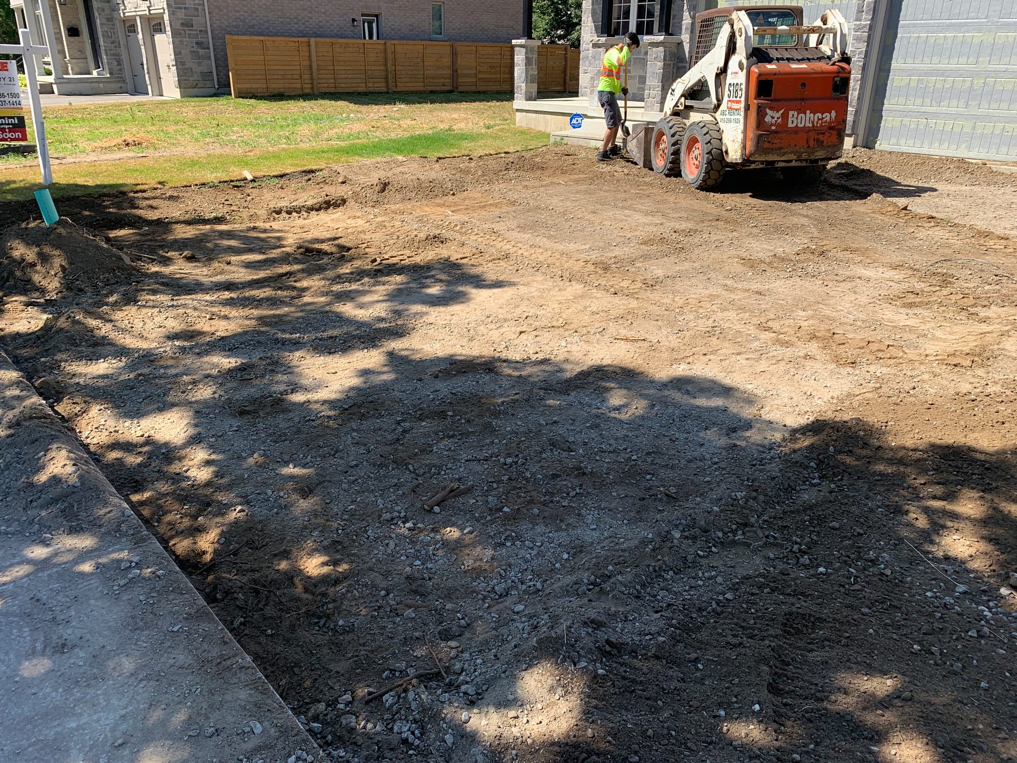 1941 Rosebank Road Landscaping 