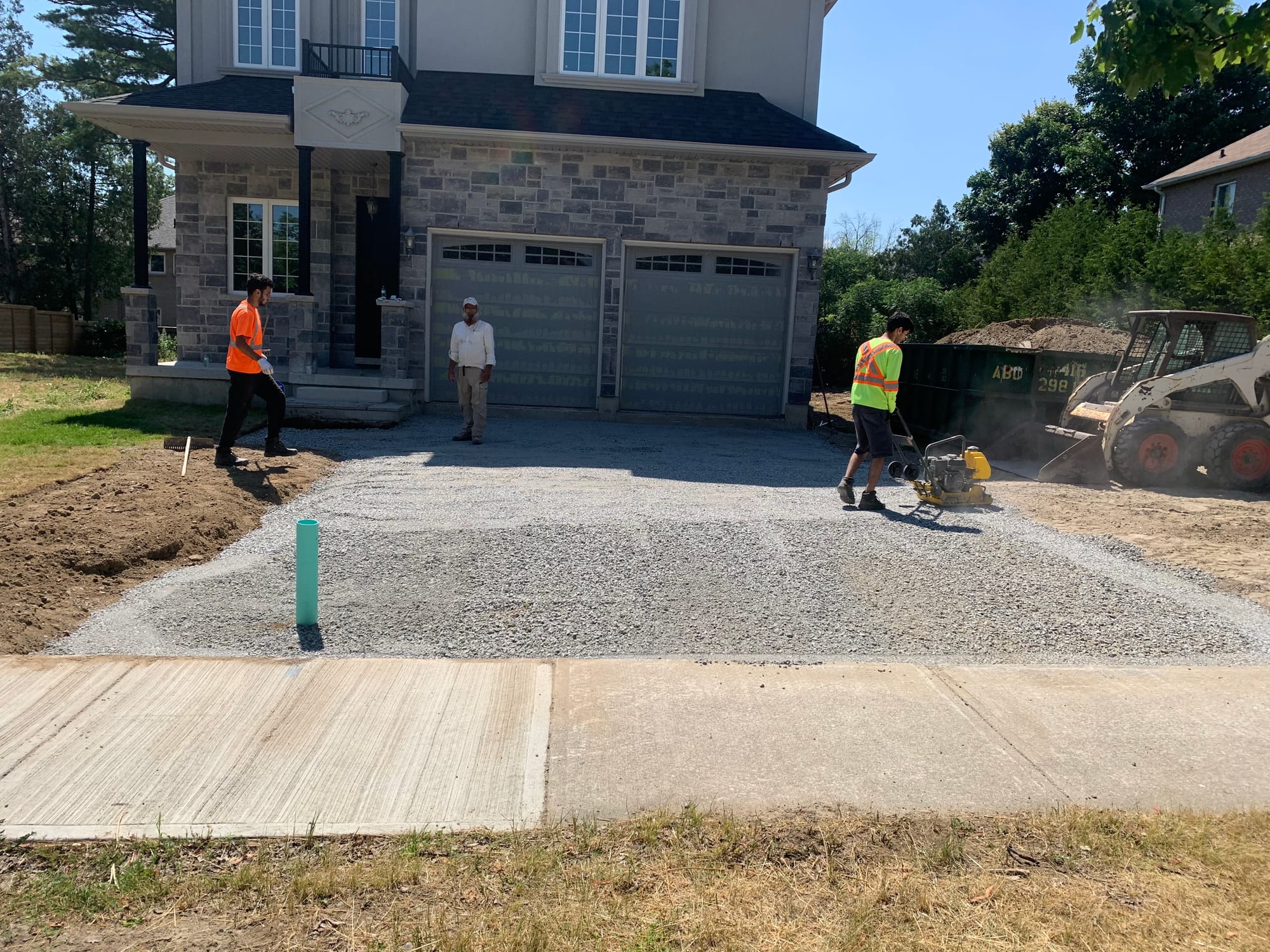 1941 Rosebank Road Landscaping 