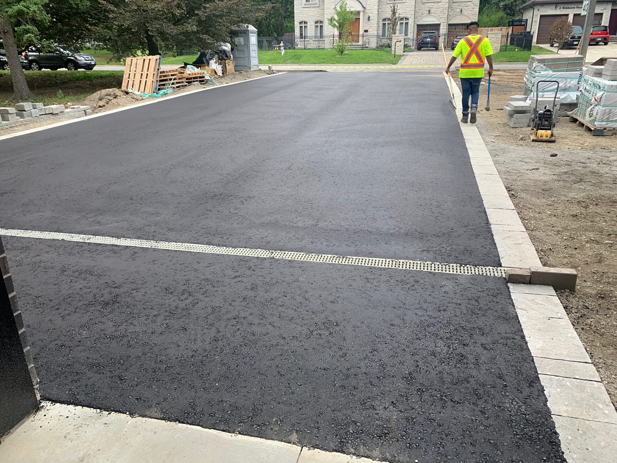 Bellehaven Crescent Landscaping