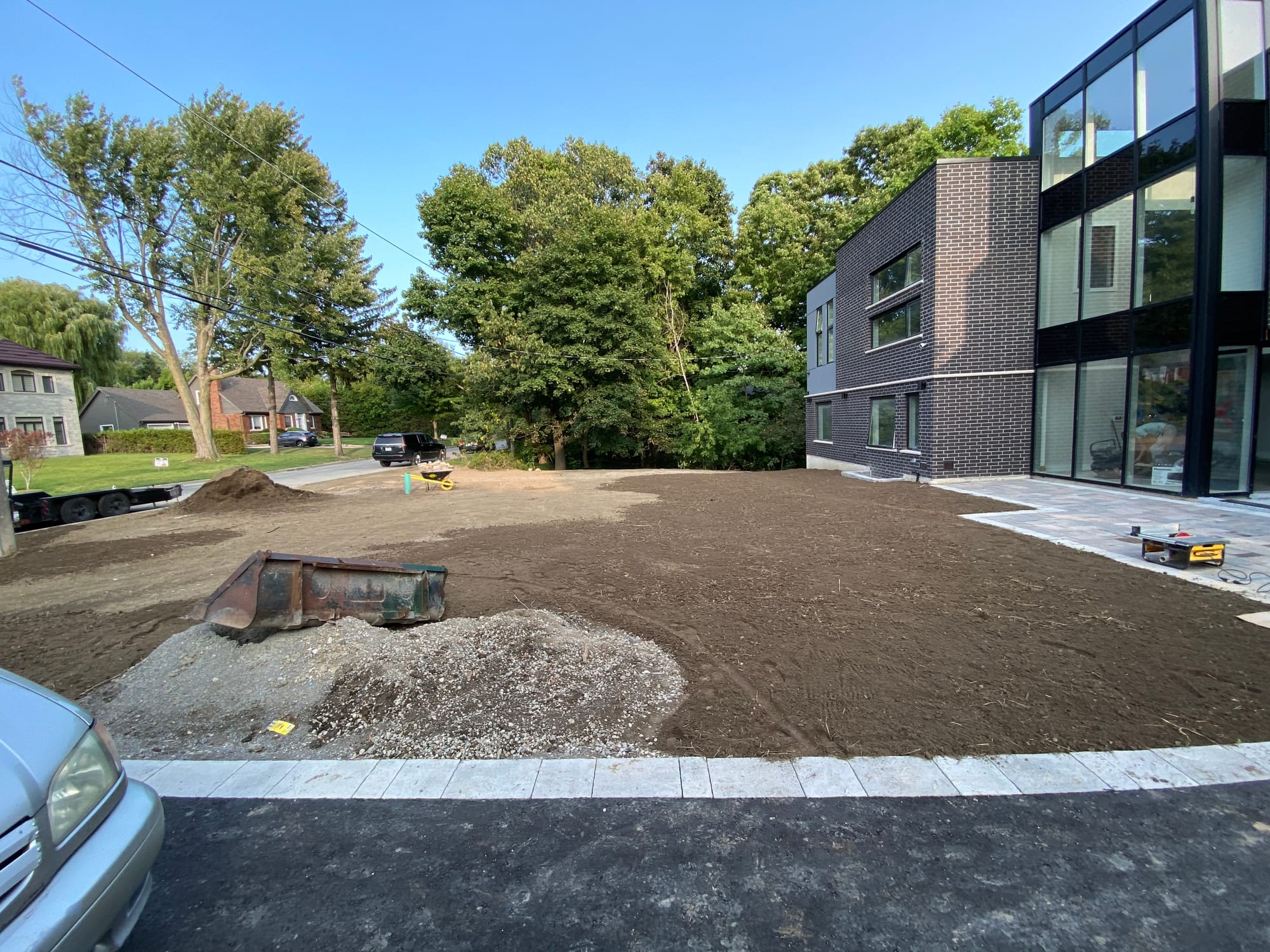 Bellehaven Crescent Landscaping