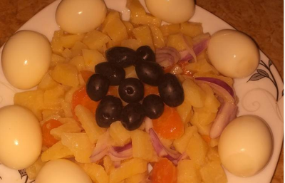 سلطة خفيفة بالخضر والبيض