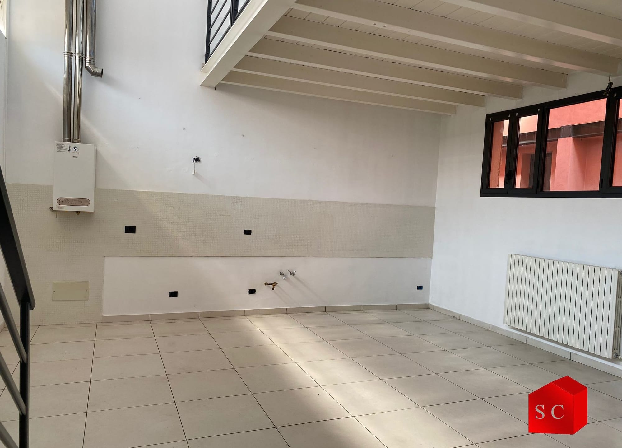 LOFT CON POSTO AUTO € 85.000