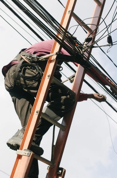 Vital Tips that You Can Consider before You Can Choose an Ideal Commercial Electrician in the Market
