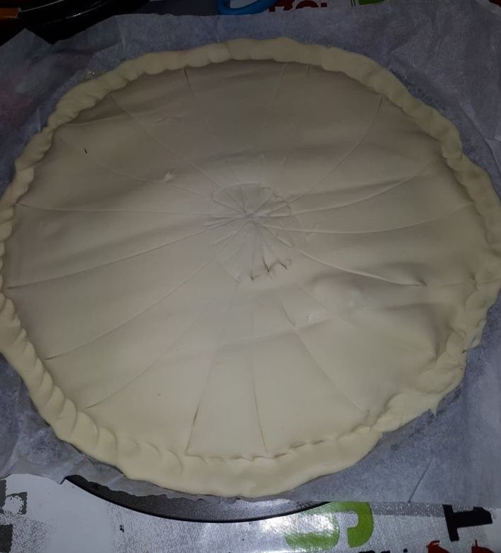 Pour votre galette des rois façon Françoise, ajouter de petits dés de poires et pêches (en boite) à votre pâte d'amandes