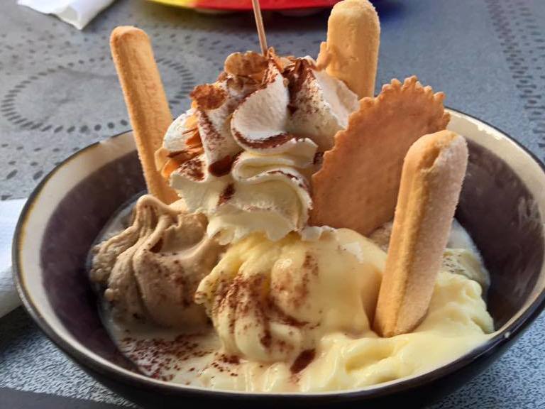 BELLE COUPE AVEC BISCUITS BOUDOIR