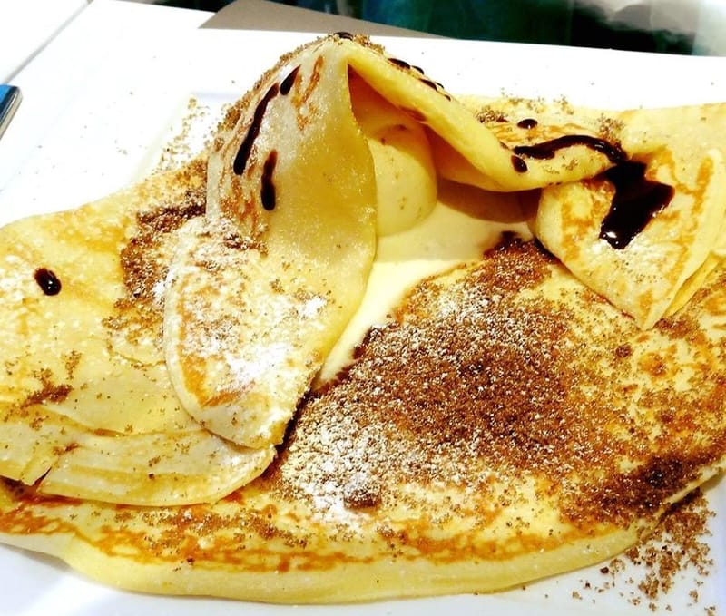 CREPE AVEC BOULE DE GLACE
