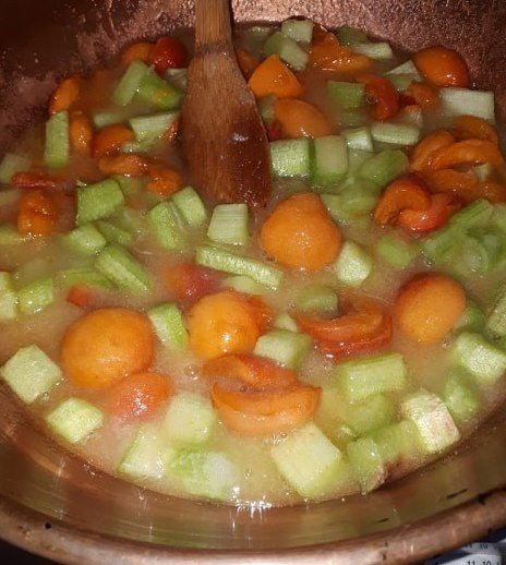 La bonne confiture rhubarbe et abricot de Mamie Françoise