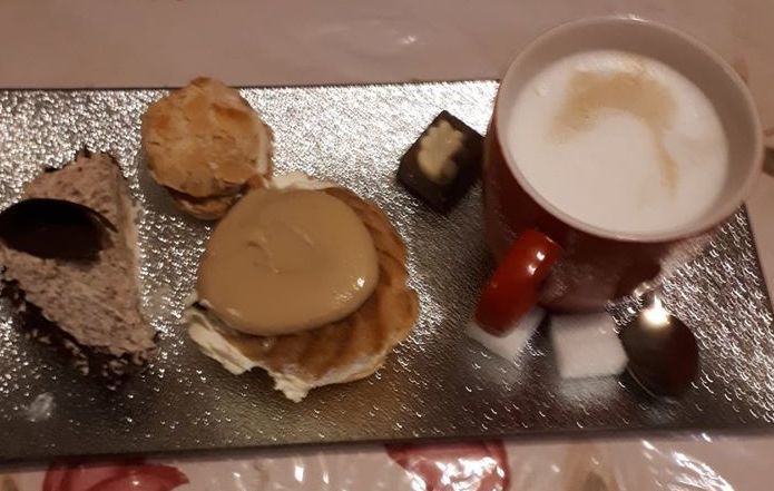 avec le café pour suivre