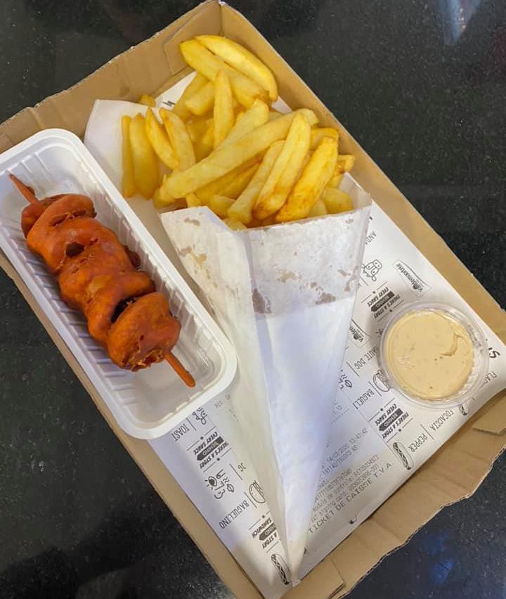 FRITES-SAUCE-BROCHETTE