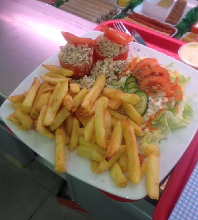 TOMATES AU THON OU CREVETTES FRITES