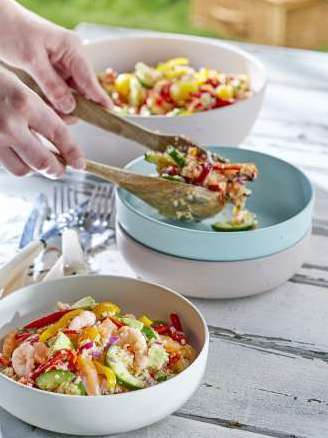 Salade de Blé (ou riz )colorée aux crevettes et au saumon