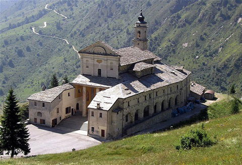 L’ART PARIÉTAL DES ALPES DU SUD                     UN PATRIMOINE INESTIMABLE                          GÉRARD SACCOCCINI