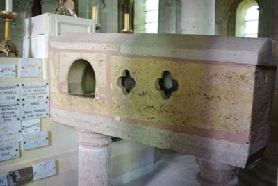 L'HISTOIRE DE LA DÉBREDINOIRE