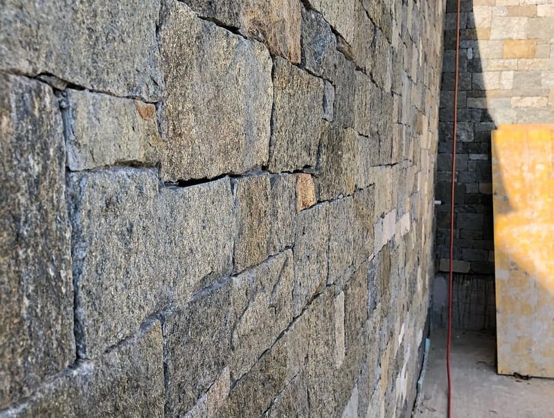 MURATURA IN PIETRA NATURALE