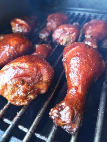 De Mo BBQ Sugar Daddy Bacon Chicken Drumsticks