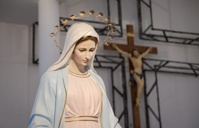 صلاة الى مريم العذراء وسيطة جميع النِعم لنيل عونها وحمايتها