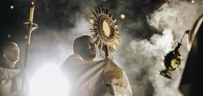 صلاة يوم الخميس إكراماً للقربان المقدس