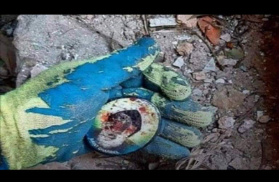 يد اطفائي تعانق مار شربل بين انقاض مرفأ بيروت!