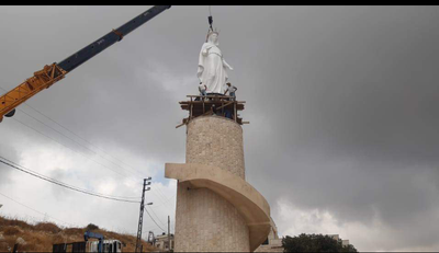 رفع تمثال كبير للسيدة العذراء في عين داره..اليكم التفاصيل