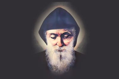 بينما هي منحنية فوق قبر مار شربل حدثت زوبعة كأنَ شخصاً ينفخ بالتراب فإمتلأ فمها بالتراب وإليكم ما حصل!