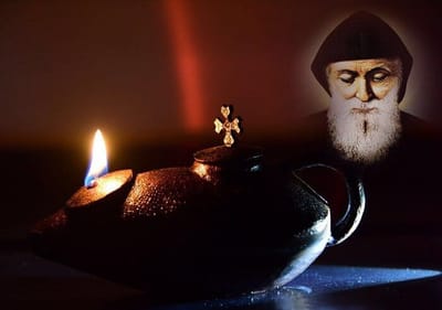 "ظهر عليّ مار شربل ووضع يده على بطني حيث إبتدأ بغرز يده في بطني ويسحبها لثلاث مرات" - إليكم تفاصيل الأعجوبة!