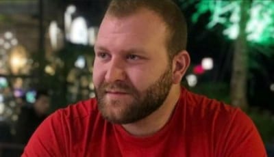 توقّف قلبه وفي يده المسبحة