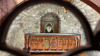 هكذا شفى طبيب السماء الطفلة اليسا ... اليكم تفاصيل الأعجوبة الرائعة!