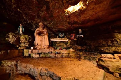 "وفي صباح اليوم التالي وانا استحم تفاجأت باختفاء المرض من جسمي" هذا ما فعله طبيب السماء مع اسطفان!