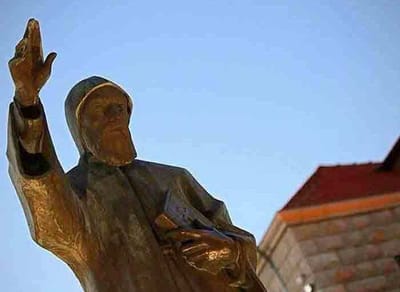 "فيك تكون قدّيس"