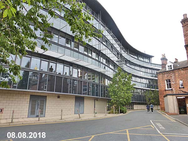 Leeds Ui. Student Services