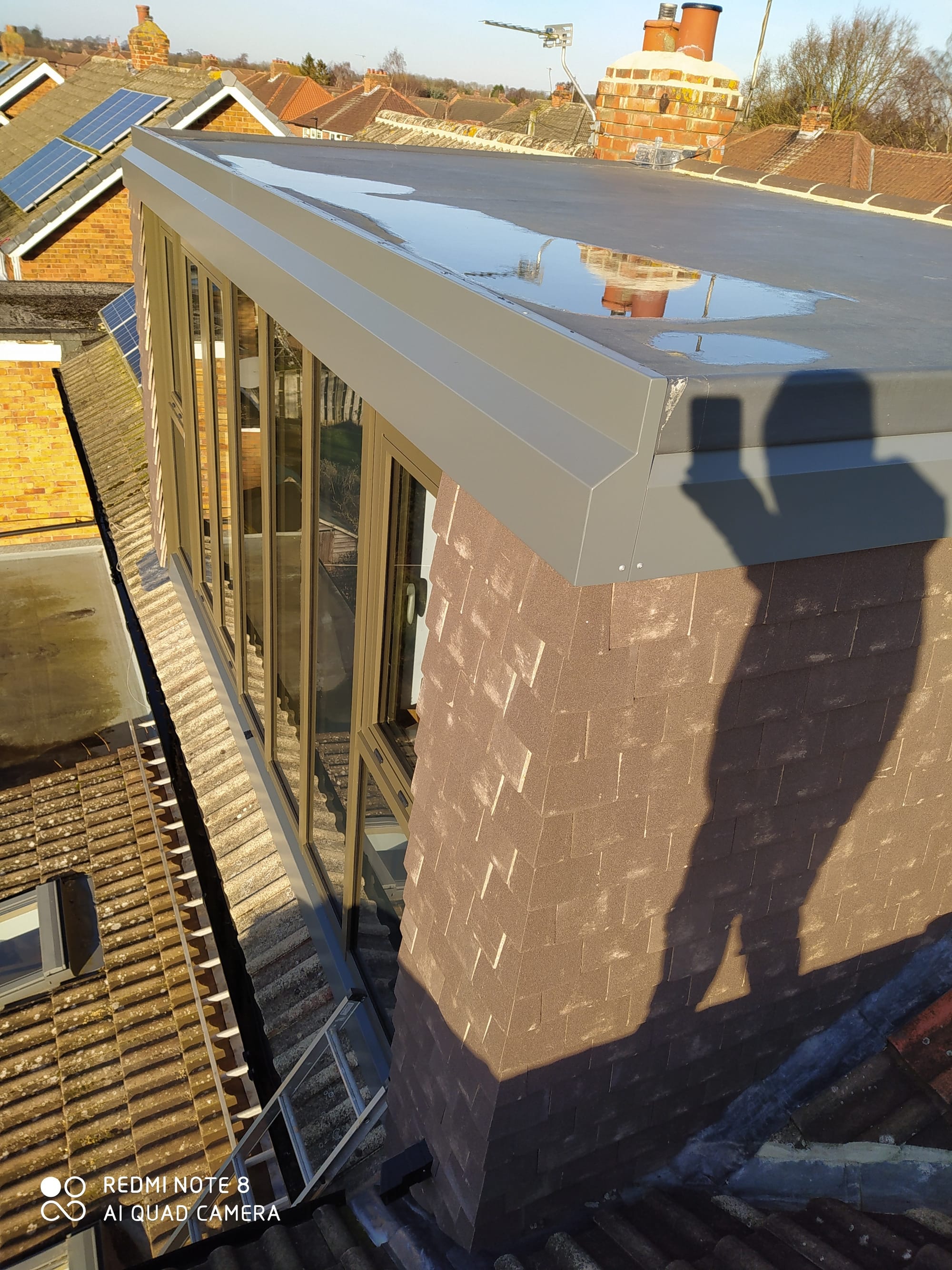 Concealed gutter