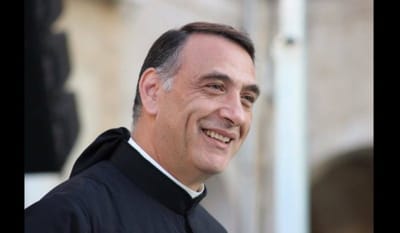 الأب طوني الخولي يتلو “سورة الفاتحة” على طريقته