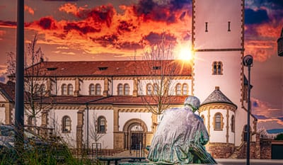 فَمَاذَا يَنْفَعُ الإِنْسَانَ لَوْ رَبِحَ العَالَمَ كُلَّهُ وخَسِرَ نَفْسَهُ ؟