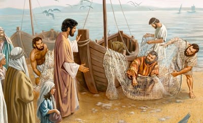 لَمَّا حَلَّ المَسَاء، نَزَلَ التَلامِيذُ إِلى البَحر...