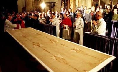 هل تعلم ما فئة دم الرب يسوع ؟ وما علاقة لبنان بكفن المسيح ؟ (فيديو)