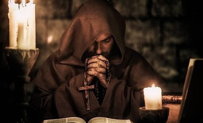 "مَنْ يَخْدُمْنِي... فَلْيَتْبَعْنِي"