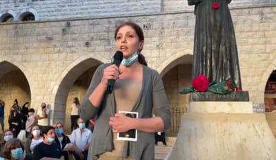 بالفيديو - سيّدة تروي لنا أعجوبة للقدّيسة رفقا تفوق العقل!!!