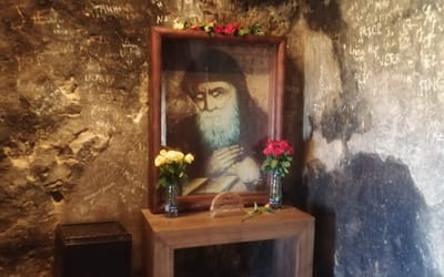 شرب زيت من مار شربل فَشُفِيَ - - الأعجوبة رقم 39 لهذه السنة