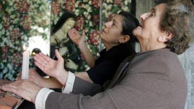 صلاة إمرأتان لبنانيّتان 🇱🇧