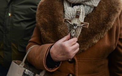 «فهذِهِ هِيَ مَحَبَّةُ الله، أَنْ نَحْفَظَ وَصَايَاه، ووَصَايَاهُ لَيْسَتْ بِثَقِيلَة»