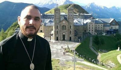 "لقد حانت الساعة لتستيقظوا من النوم" (الأب رالف طنجر)