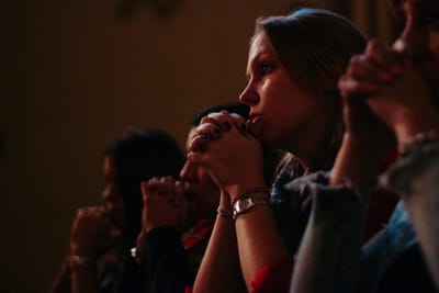 «وَلأَنَّكَ حَفِظْتَ بِثَباَتٍ كَلِمَتي، فأَنَا أَيْضًا أَحْفَظُكَ مِن سَاعةِ ٱلتَّجْرِبَةِ...»