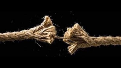 غمضو عيونكن!