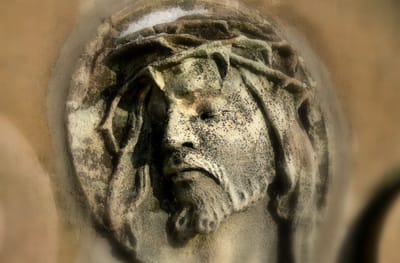 "لأنَّ المدعُوّينَ كَثيرونَ، وأمّا المُختارونَ فَقليلونَ"