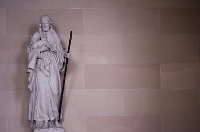 وَخِتَانُ الْقَلْبِ بِالرُّوحِ لاَ بِالْكِتَابِ هُوَ الْخِتَانُ، الَّذِي مَدْحُهُ لَيْسَ مِنَ النَّاسِ بَلْ مِنَ اللهِ. (رو ٢: ٢٩)