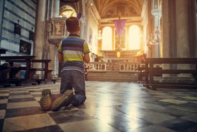 «فَيَسْكُنَ المَسِيحُ بِالإِيْمَانِ في قُلُوبِكُم، وتَكُونُوا في المَحَبَّةِ مُتَأَصِّلِينَ ومُؤَسَّسِين»